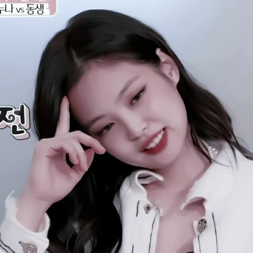 jennie | @jenliastikers - human face