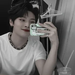 Стикер ::🎞:: 𝘺𝘢𝘯𝘨 𝘫𝘦𝘰𝘯𝘨𝘪𝘯.||𝘣𝘺 @ph0lewye - 3