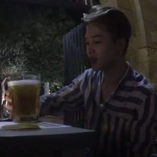 Человек человеческое лицо пить