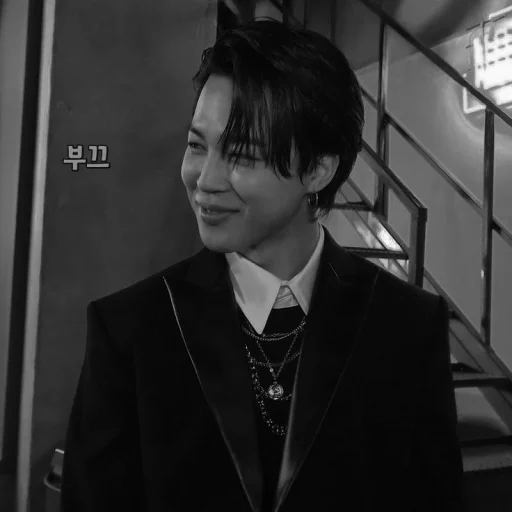 💣🖤 `` 𝙥𝙖𝙧𝙠 𝙟𝙞𝙢𝙞𝙣. by @btsxaesthetic - person