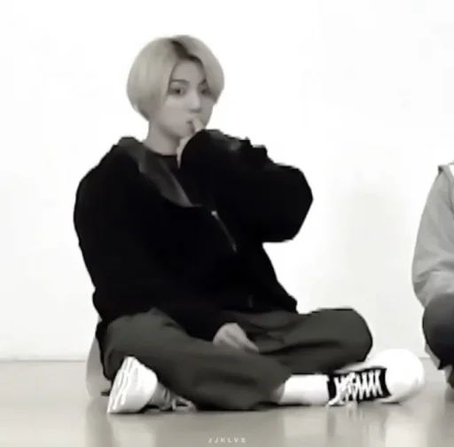 Стикер »🥃´´ 𝗃𝗎𝗇𝗀𝗄𝗈𝗈𝗄 @hlwoodstickers - 9