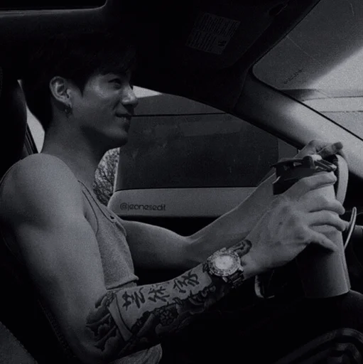 Человек черно-белый транспортное средство