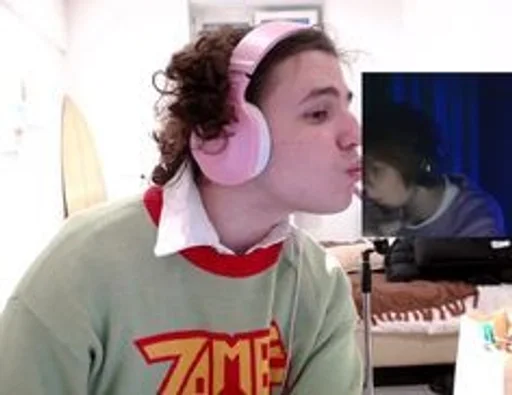 Человек одежда наушники