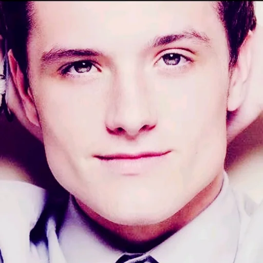 Josh Hutcherson - 