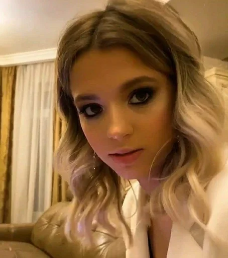 Человек комнатный селфи