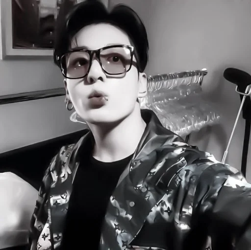 [🎳] ;; jungkook ;; @lumicore_present - Человек