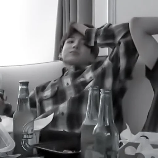 комнатный черно-белый человеческое лицо