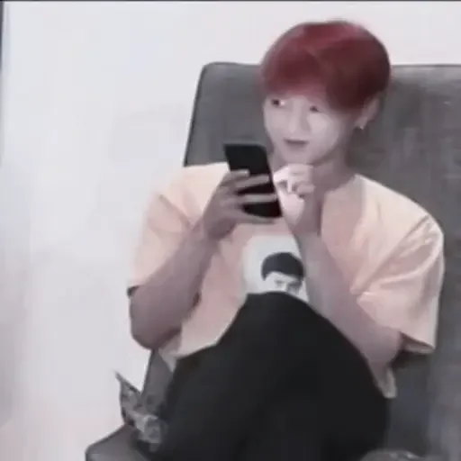 Sticker ᴊᴜɴɢᴋᴏᴏᴋ ʙʏ @kengastickers - 11