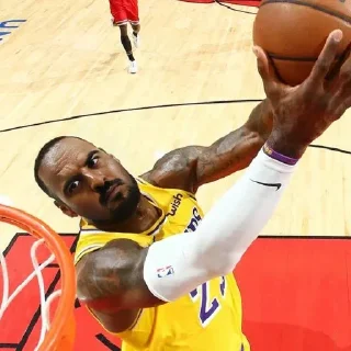 Стикер Создать мемы ➡️ @sportsmem_bot - 6