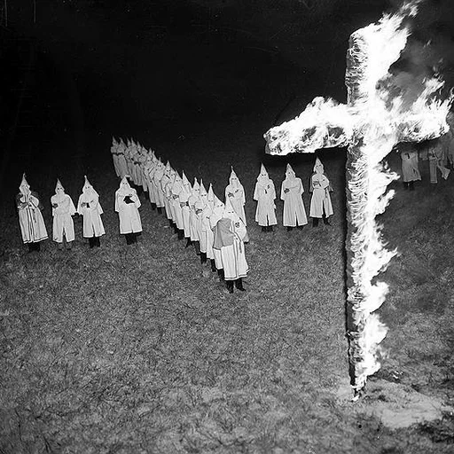 черно-белый на открытом воздухе Ночь