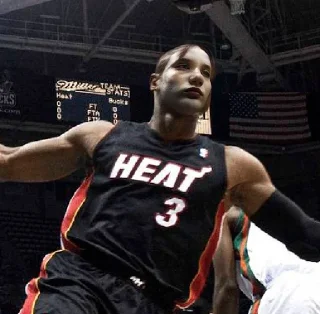 Стикер Создать мемы ➡️ @sportsmem_bot - 4