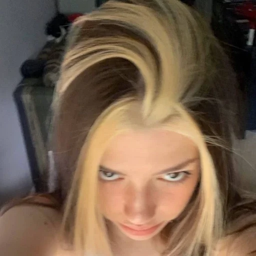 Стикер шейла стикс😔 :: @fStikBot - 5