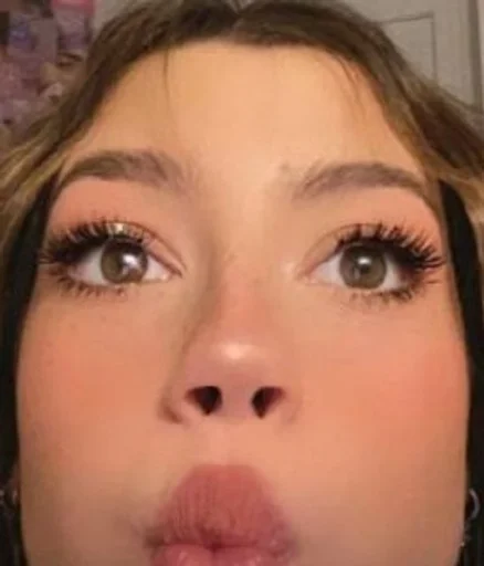 Стикер шейла стикс😔 :: @fStikBot - 1