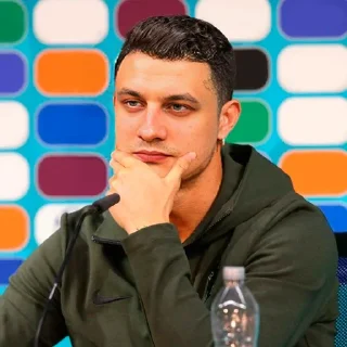 Стикер Создать мемы ➡️ @sportsmem_bot - 1