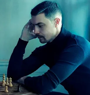 Стикер Создать мемы ➡️ @sportsmem_bot - 4