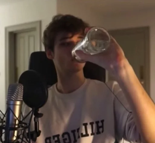 Человек стена комнатный