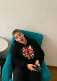 Стикер 😙 - 8