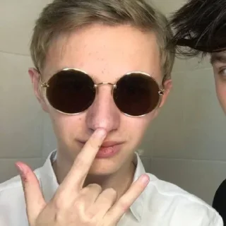 Стикер Котик Вадим🥵🥰 - 1