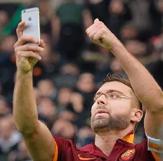 Стикер Создать мемы ➡️ @sportsmem_bot - 6