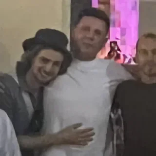 Стикер кус - 10