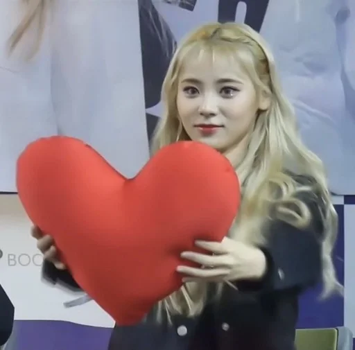 Sticker loonaqueens :: @fStikBot - 0