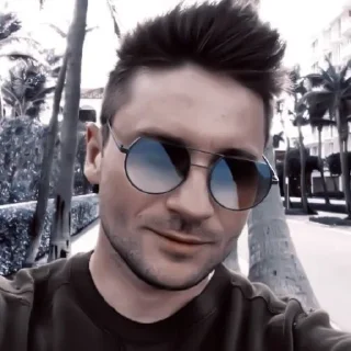 Стикер Викей и Суинь в борьбе за справедливость - 8