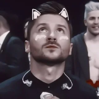 Стикер Викей и Суинь в борьбе за справедливость - 2