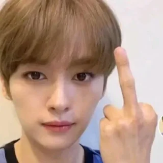 Стикер ‧⁎˚🗿. lee know by @lanasticks - 0