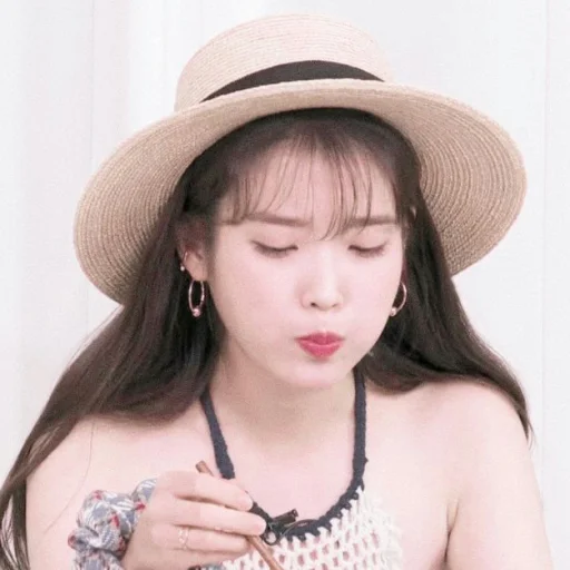 p i n l a a — @STUCKwKTH - человеческое лицо