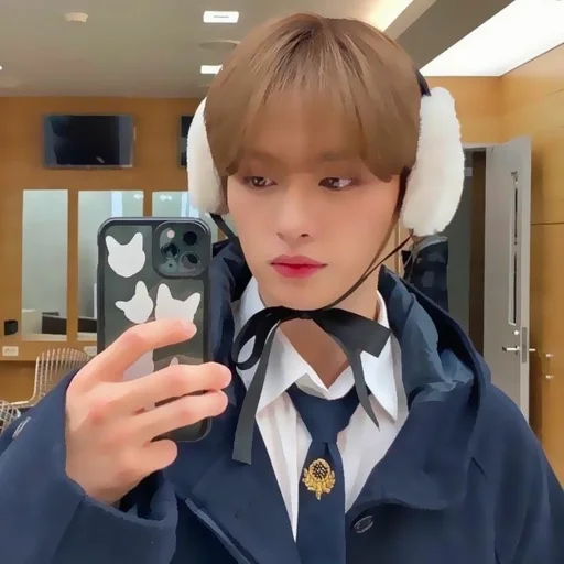 Стикер lee know mood :: @fStikBot - 10