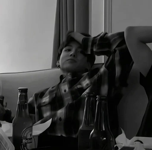 черно-белый комнатный человеческое лицо