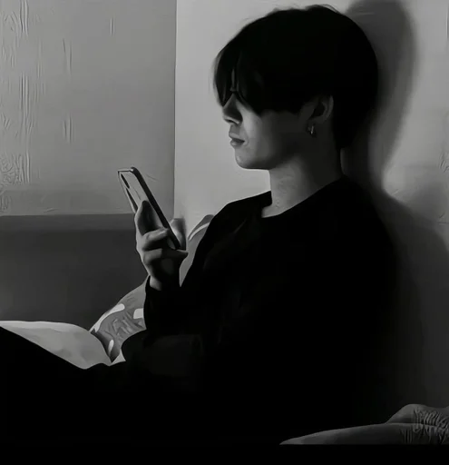 Человек черно-белый комнатный