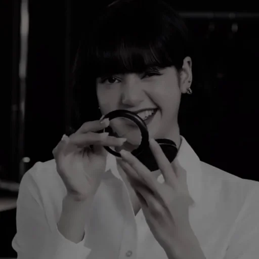 Стикер lisa dark @honeybeenct - 1