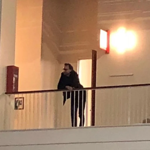 стена одежда освещение