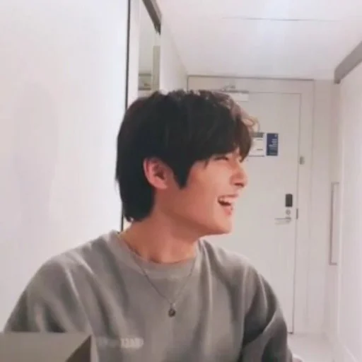 Человек стена комнатный