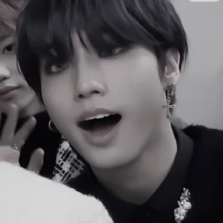 Sticker #jisung horny «🗝 by @lumicore_present - 9