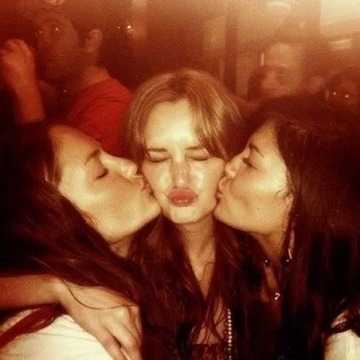 Стикер luvbyarinka - 1