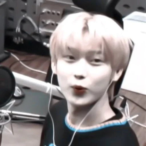 Стикер made by aki :: @fStikBot - 10