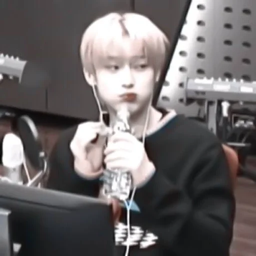 Стикер made by aki :: @fStikBot - 3