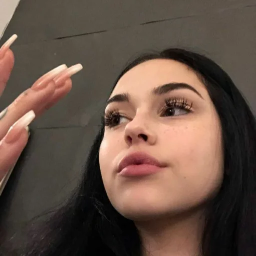 maggie @stikerrpi2 - 