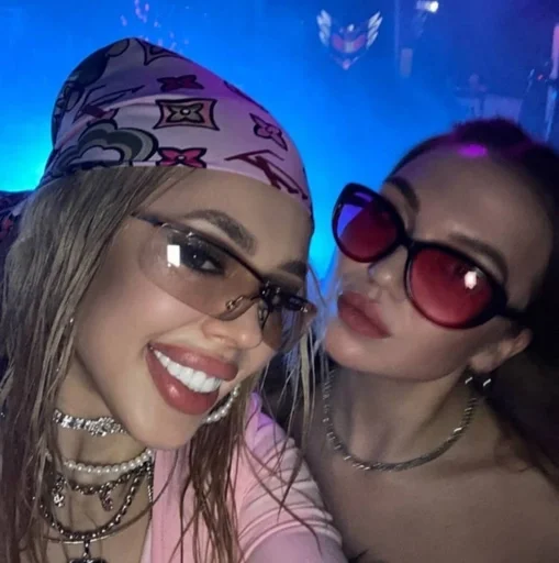 Стикер мамкаикссамка топ :: @fStikBot - 10