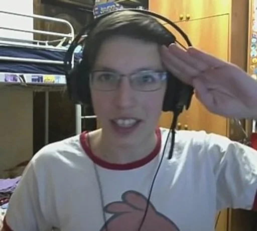 Человек наушники человеческое лицо