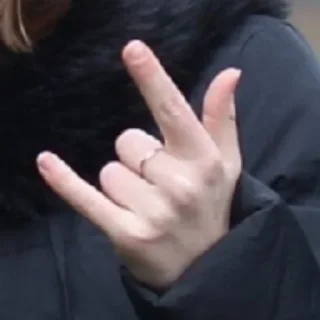 Стикер мемные ашки/ушки - 5