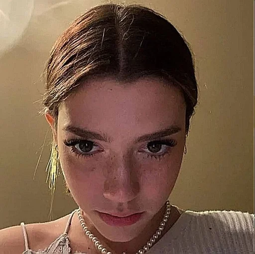 Человек человеческое лицо модный аксессуар