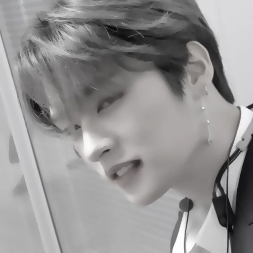 ૮₍ ࣪ . 𝅄 minho  ִֶָ ࣪ ⋆ ₎ა @helpjennrose - Человек