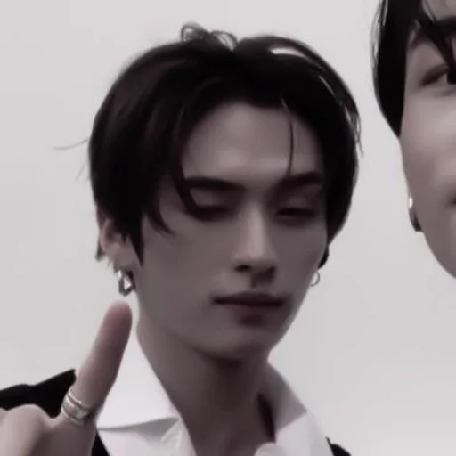 Стикер minhoyes_by_fStikBot - 1