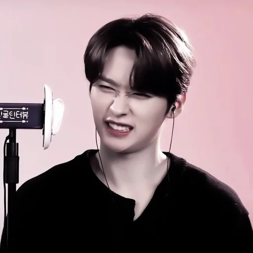 Стикер minhoyes_by_fStikBot - 1