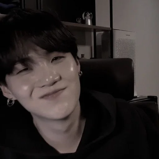 ᦈ min yoongi ✪ @pwolaroid ɞ - 