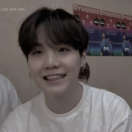 Стикер ᦈ min yoongi ✪ @pwolaroid ɞ - 4