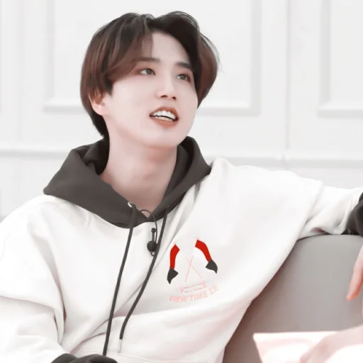 Sticker #𝐈𝐧𝐓𝐡𝐞𝐒𝐡𝐨𝐰𝐓𝐨𝐝𝐚𝐲: han & lee know ;: by @paradismaudit - 11